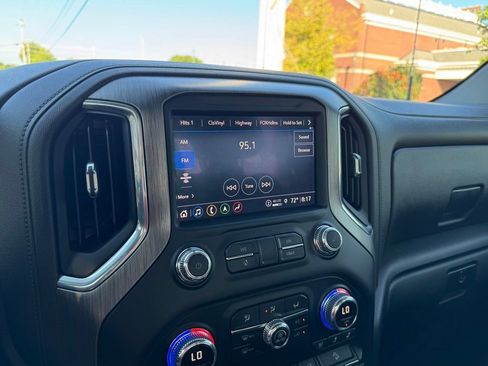 Used 2022 GMC Sierra 2500 Denali AWD/4WD image 17