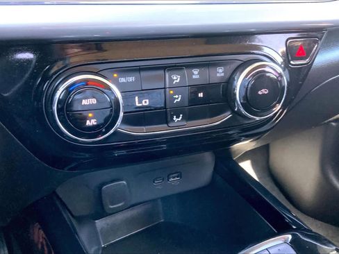 Certified 2024 Chevrolet Trax LT image 34