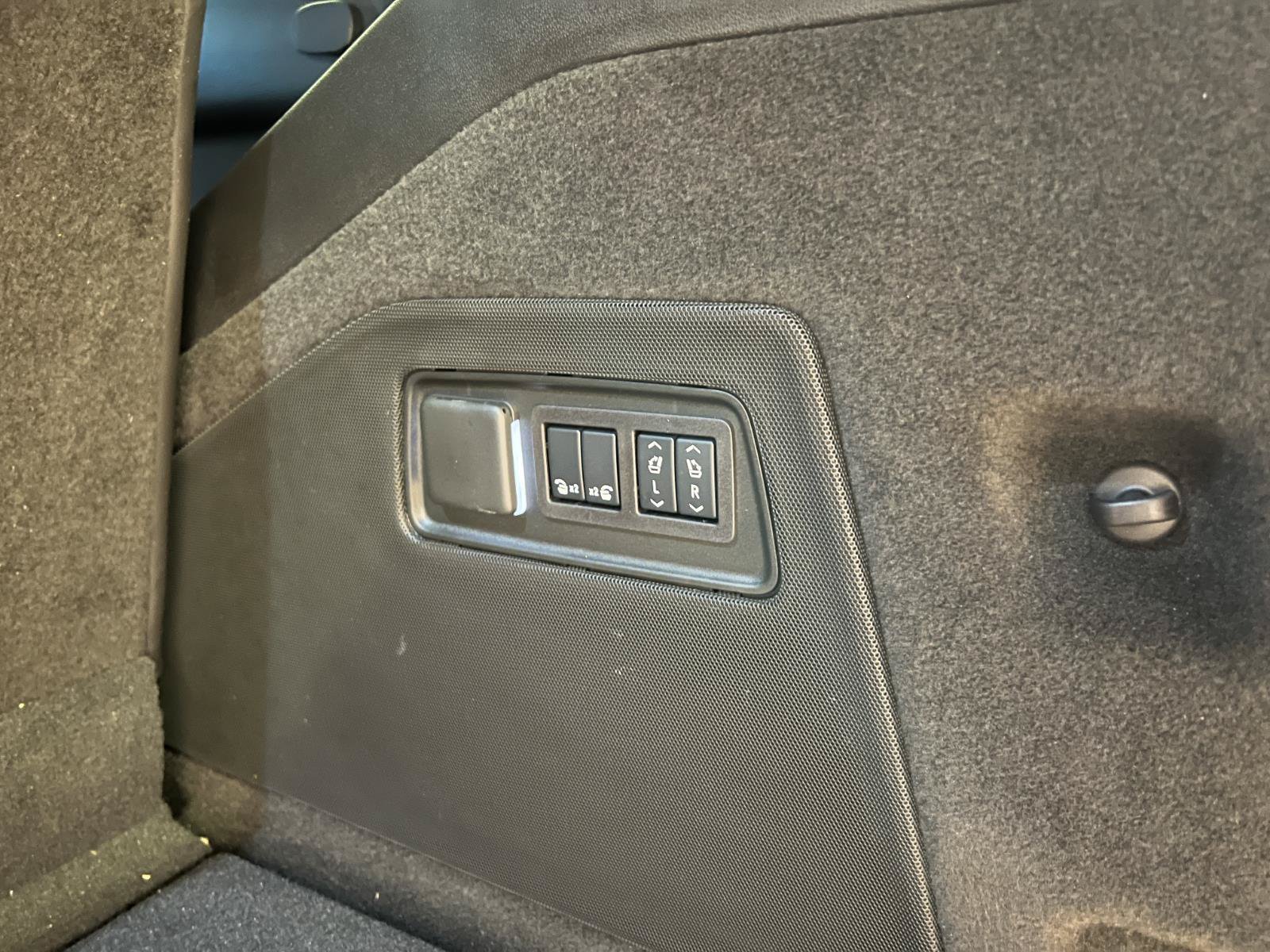Used 2026 Cadillac Escalade V AWD/4WD image 38