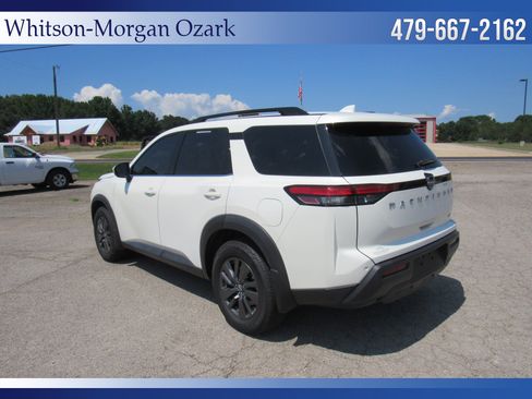 Used 2022 Nissan Pathfinder SV FWD image 10