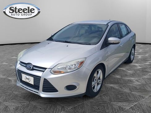 Used 2014 Ford Focus SE FWD image 1
