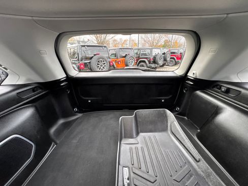 Used 2023 Jeep Grand Cherokee 30th Anniversary image 38