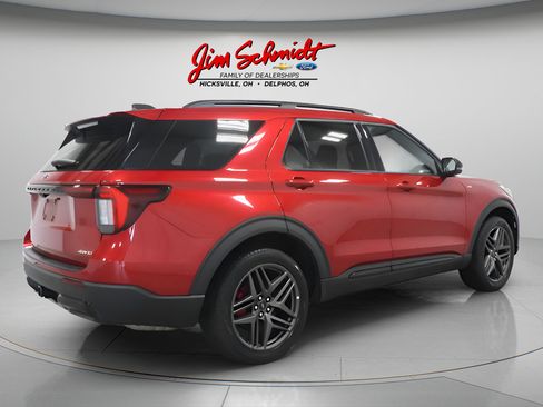 Used 2025 Ford Explorer ST-Line w/ ST-Line Street Pack AWD/4WD image 6