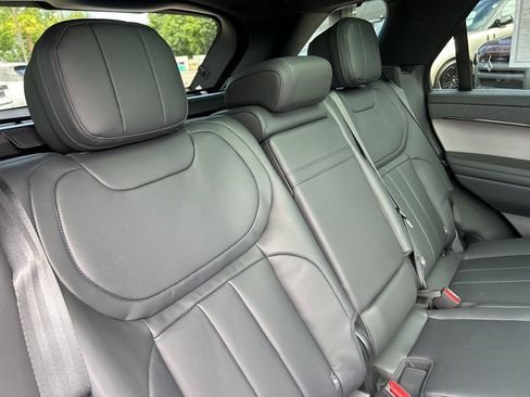 New 2025 Land Rover Range Rover Sport SE image 18