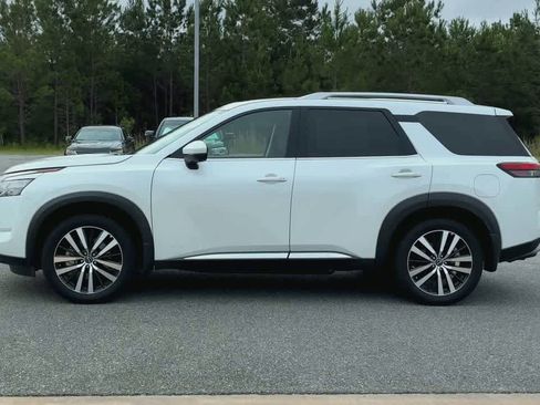 Used 2025 Nissan Pathfinder Platinum w/ Cargo Package FWD image 5