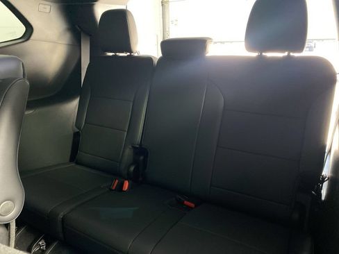 Used 2026 Buick Enclave Preferred w/ Power Package FWD image 22
