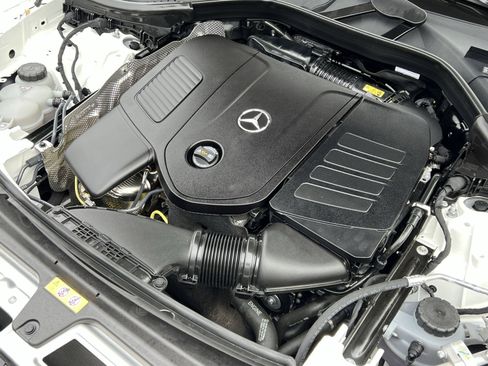 Certified 2025 Mercedes-Benz GLC 300 4MATIC image 27