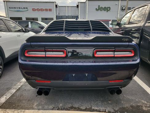 Used 2016 Dodge Challenger R/T w/ Driver Convenience Group image 5