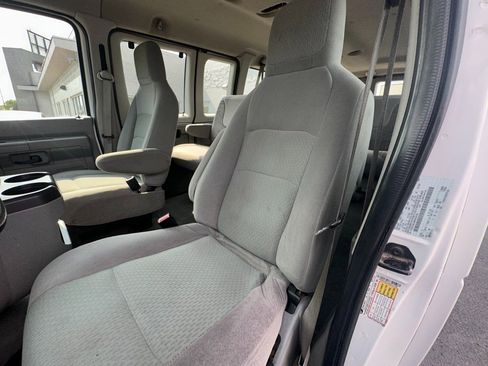 Used 2010 Ford E-350 and Econoline 350 XLT image 23