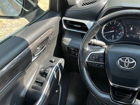 Used 2020 Toyota Highlander Platinum AWD/4WD image 34