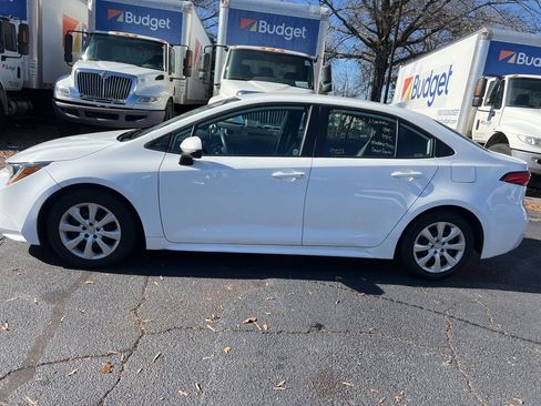 Used 2024 Toyota Corolla LE image 9