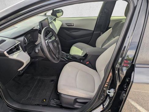 Used 2022 Toyota Corolla LE FWD image 14