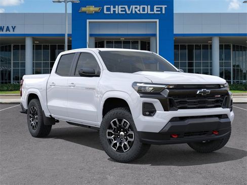 New 2025 Chevrolet Colorado Z71 image 7