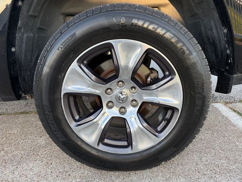 Used 2019 RAM 1500 Laramie AWD/4WD image 24