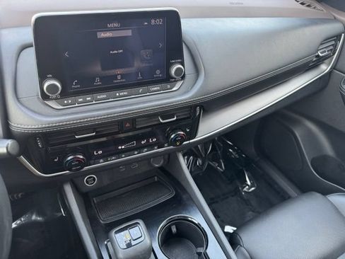 Used 2023 Nissan Rogue SV w/ SV Premium Package AWD/4WD image 16