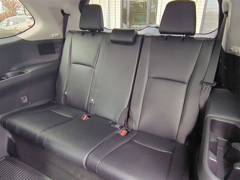 Used 2025 Toyota Grand Highlander FWD image 24