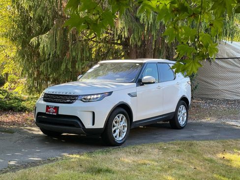 Used 2020 Land Rover Discovery SE image 9
