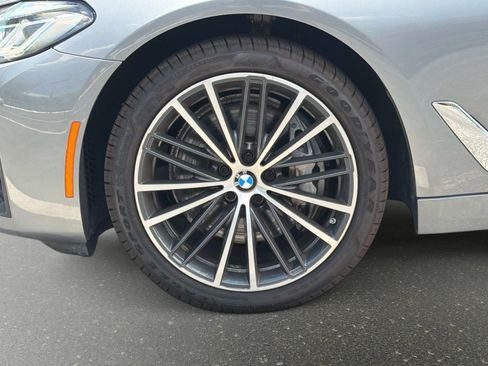 Used 2023 BMW 540i xDrive w/ Convenience Package AWD/4WD image 12