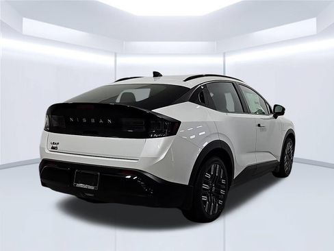 New 2026 Nissan Leaf Platinum+ w/ Cargo Package (Platinum+) FWD image 5