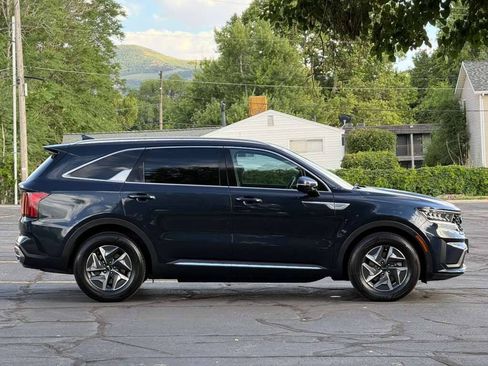 Used 2021 Kia Sorento S FWD image 6