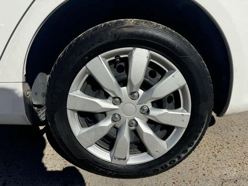 Used 2010 Toyota Corolla image 9