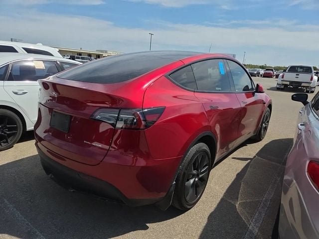 Used 2024 Tesla Model Y Long Range AWD/4WD image 2