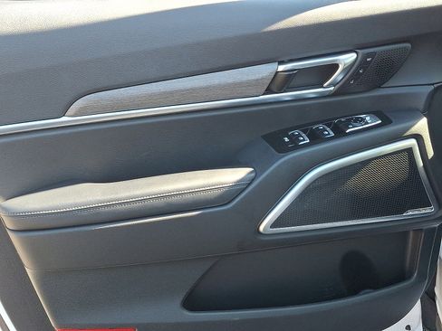 Used 2021 Kia Telluride SX w/ SX Prestige Package image 13