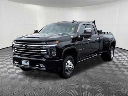 Used 2023 Chevrolet Silverado 3500 High Country image 3
