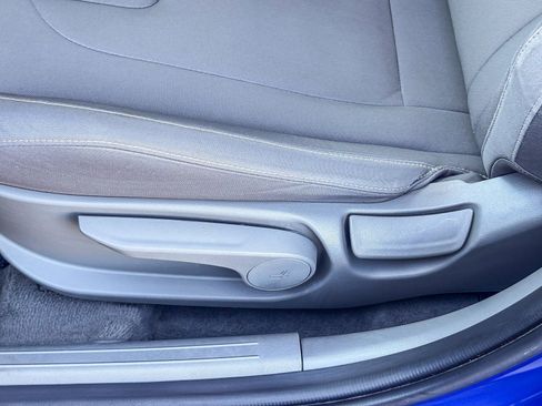 Used 2023 Hyundai Elantra Blue image 24