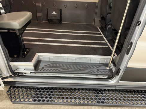 Used 2020 Ford Transit 250 Medium Roof image 25