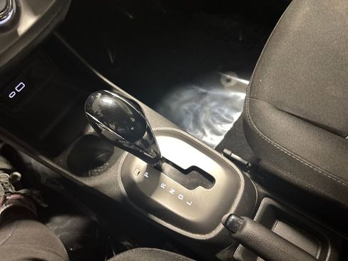 Used 2022 Chevrolet Spark LT image 21