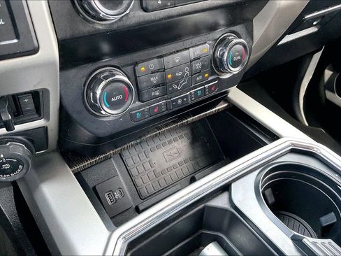Used 2021 Ford F250 Lariat w/ Lariat Ultimate Package AWD/4WD image 25