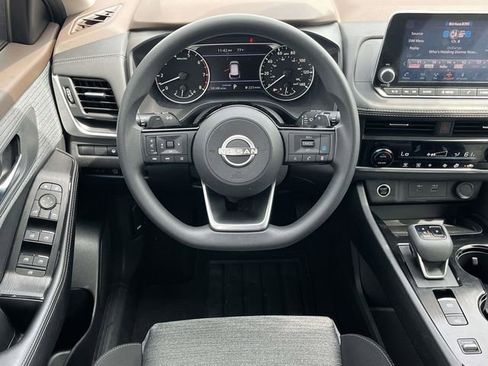 Used 2023 Nissan Rogue SV FWD image 17