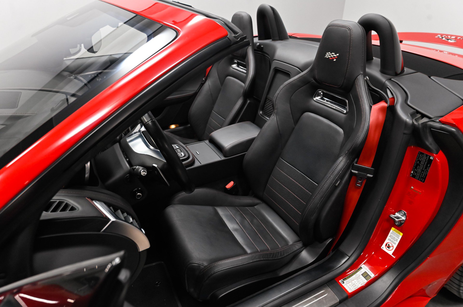 Used 2020 Jaguar F-TYPE Convertible RWD image 5