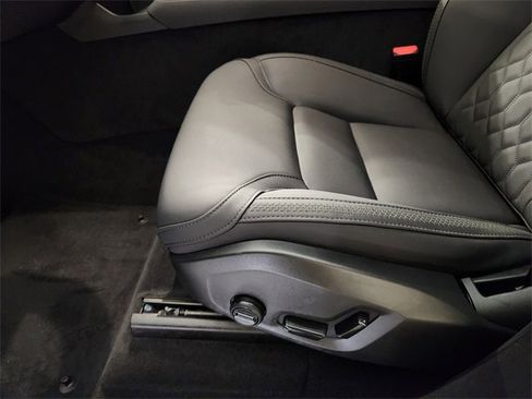 Used 2025 Volvo XC90 B5 Plus image 24