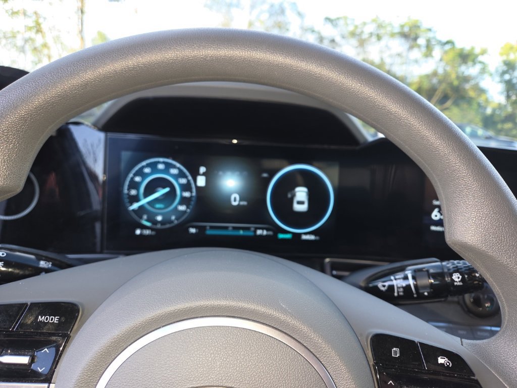 Certified 2024 Hyundai Elantra SEL FWD image 12