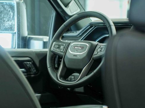 Used 2026 GMC Sierra 2500 AT4 image 22