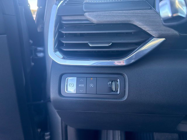 Used 2024 GMC Acadia Denali w/ Super Cruise Package FWD image 28
