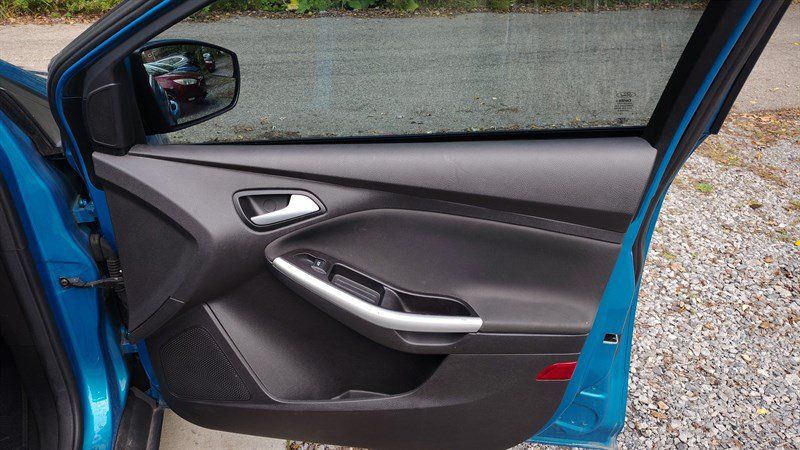 Used 2014 Ford Focus SE w/ Equipment Group 201A FWD image 22