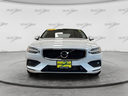 Used 2021 Volvo S60 T6 Momentum AWD/4WD image 2
