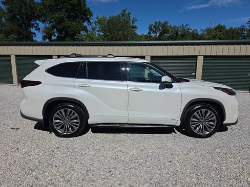 Certified 2020 Toyota Highlander Platinum AWD/4WD image 8