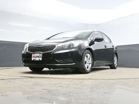 Used 2015 Kia Forte LX image 38