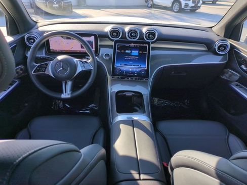 Used 2025 Mercedes-Benz GLC 300 image 18