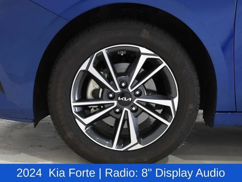 Used 2024 Kia Forte LXS w/ LXS Technology Package image 6
