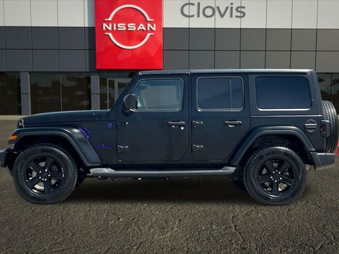 Used 2019 Jeep Wrangler Unlimited Sahara AWD/4WD image 6