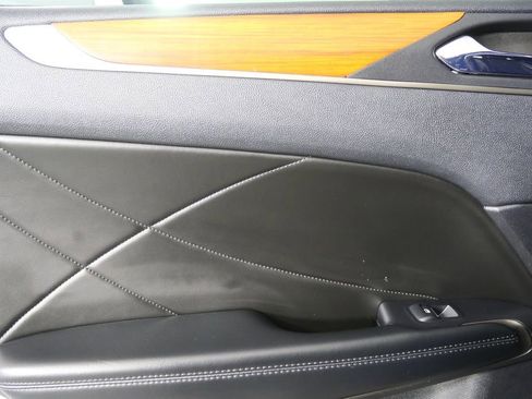 Used 2018 Lincoln MKC Reserve w/ Lincoln MKC Climate Package image 14