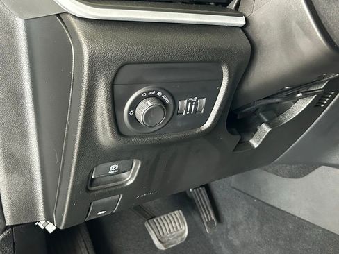 Used 2025 Jeep Grand Cherokee L Laredo image 49