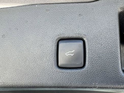 Certified 2022 Ford Escape SE w/ SE Sport Appearance Package image 32