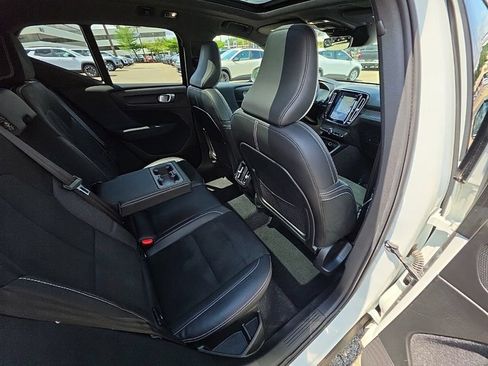 Used 2019 Volvo XC40 T5 R-Design AWD/4WD image 26