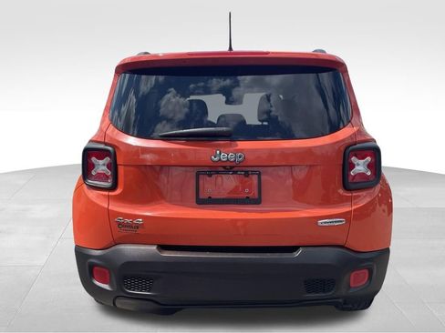 Used 2016 Jeep Renegade Latitude w/ Popular Equipment Group AWD/4WD image 13